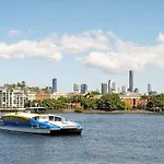 The Summer Home! 2Bed/2Bath/1Car/Balcony ~ Bulimba